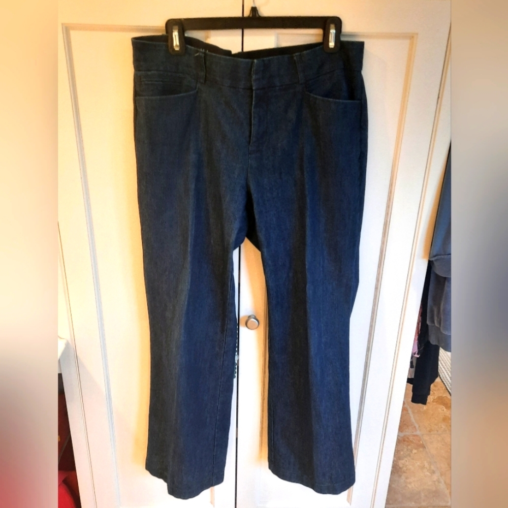 Ladies dressy Dockers jeans 14P